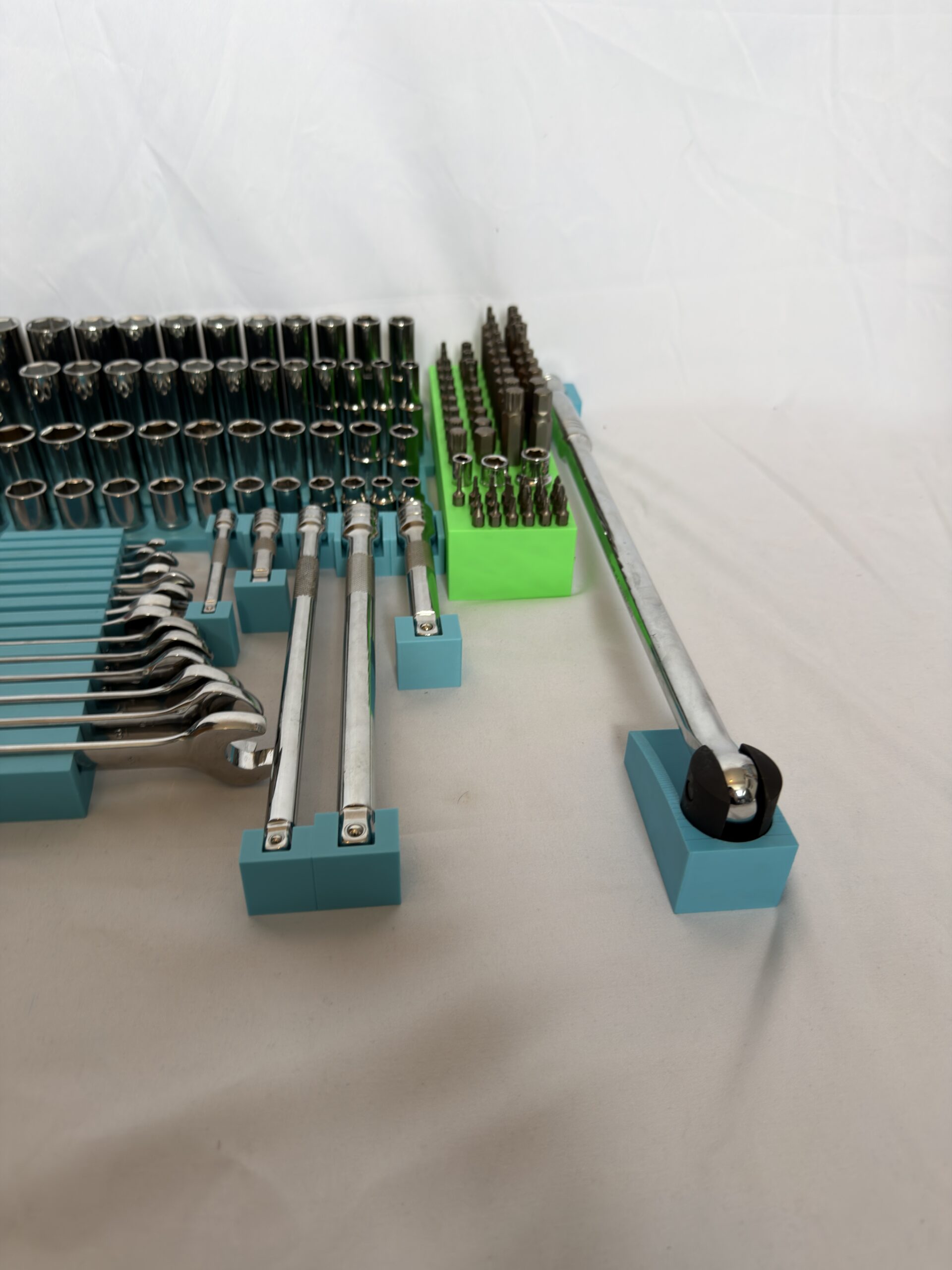 Halfords Advanced 200 Piece Storage Kit | Toolbox Organiser 8 Halfords Advanced 200 Piece Storage Kit | Toolbox Organiser - Image 8