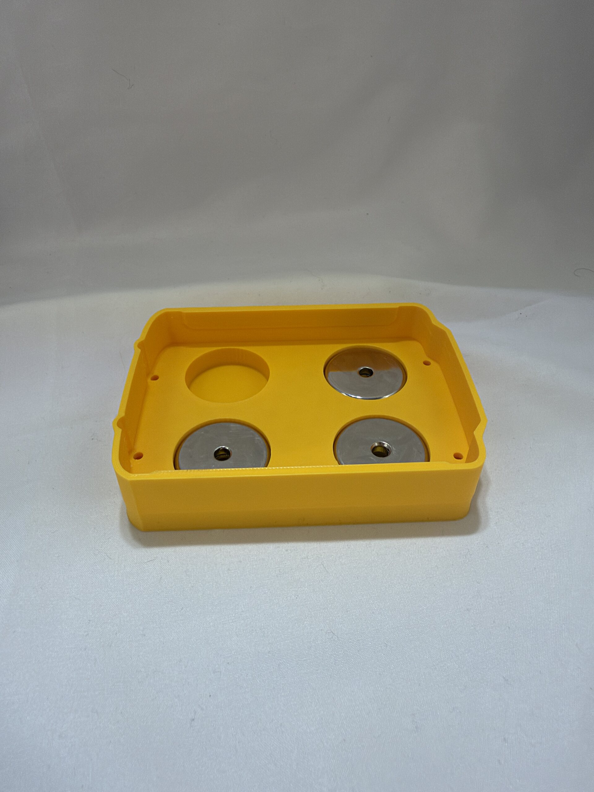 DeWalt 18V XR 5Ah Magnetic Battery Base 4 DeWalt 18V XR 5Ah Magnetic Battery Base - Image 4