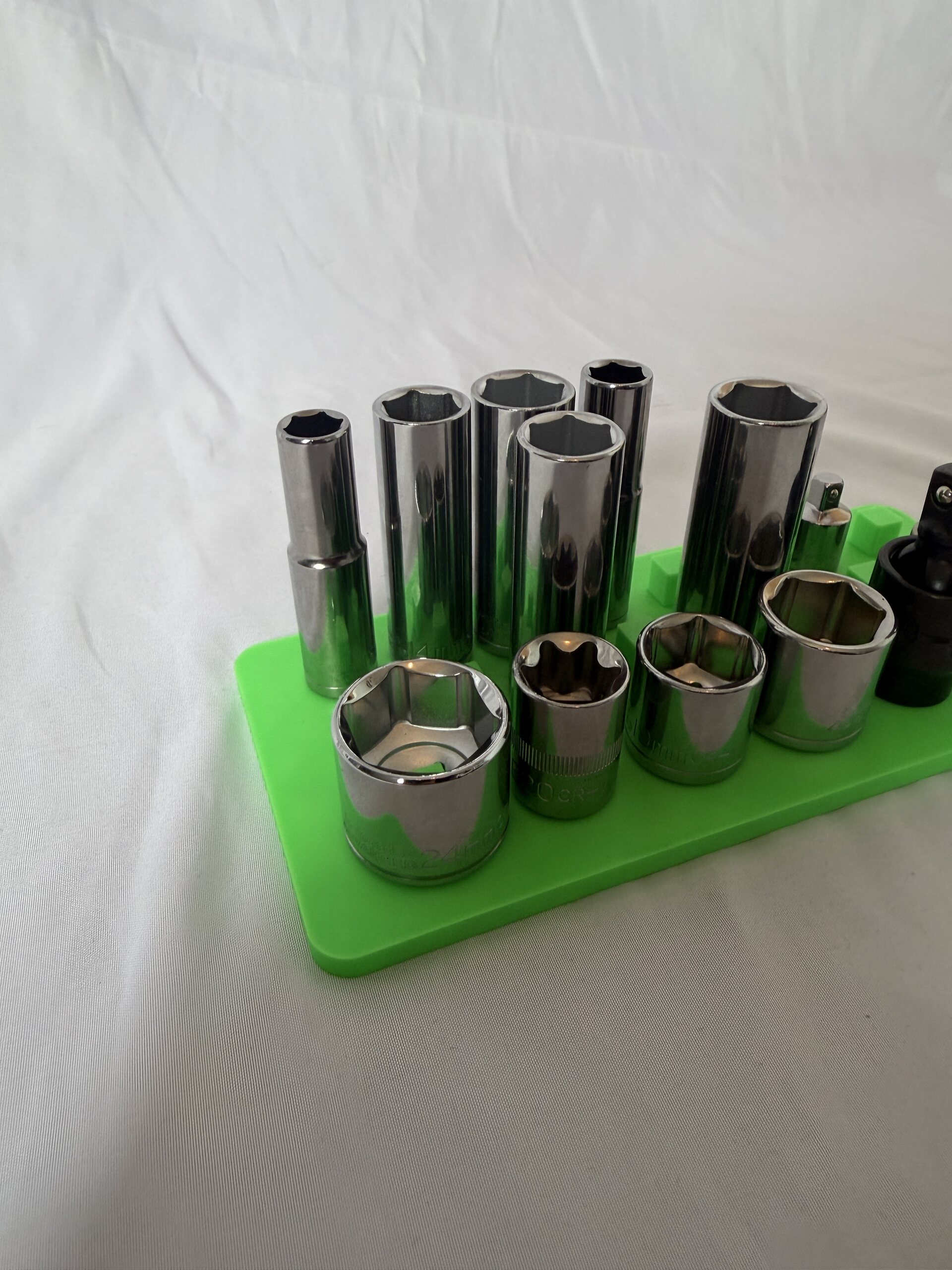 22-Socket 3/8-Inch Drive Portable Magnetic Socket Tray 3 22-Socket 3/8-Inch Drive Portable Magnetic Socket Tray - Image 3