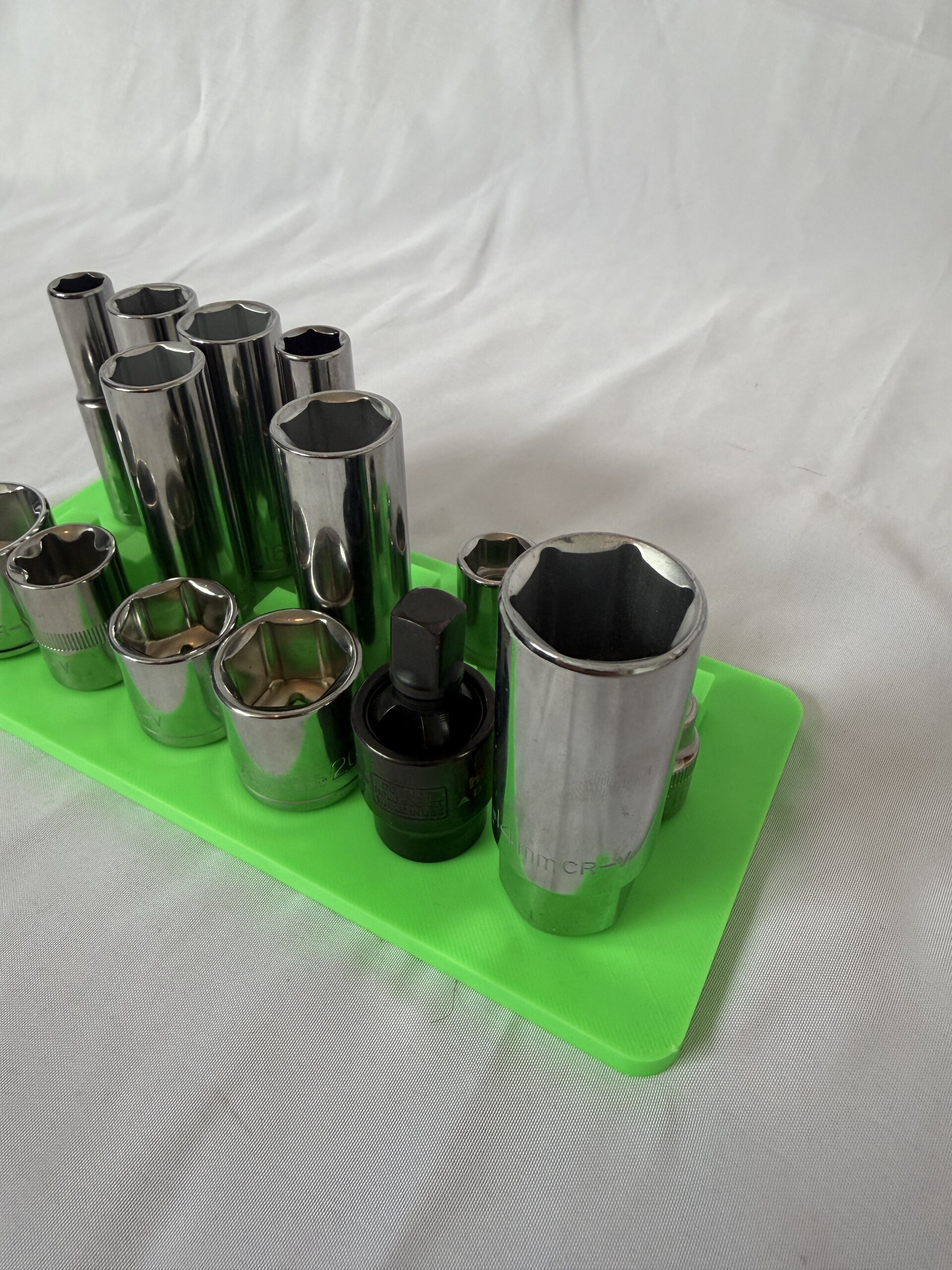 22-Socket 3/8-Inch Drive Portable Magnetic Socket Tray 4 22-Socket 3/8-Inch Drive Portable Magnetic Socket Tray - Image 4