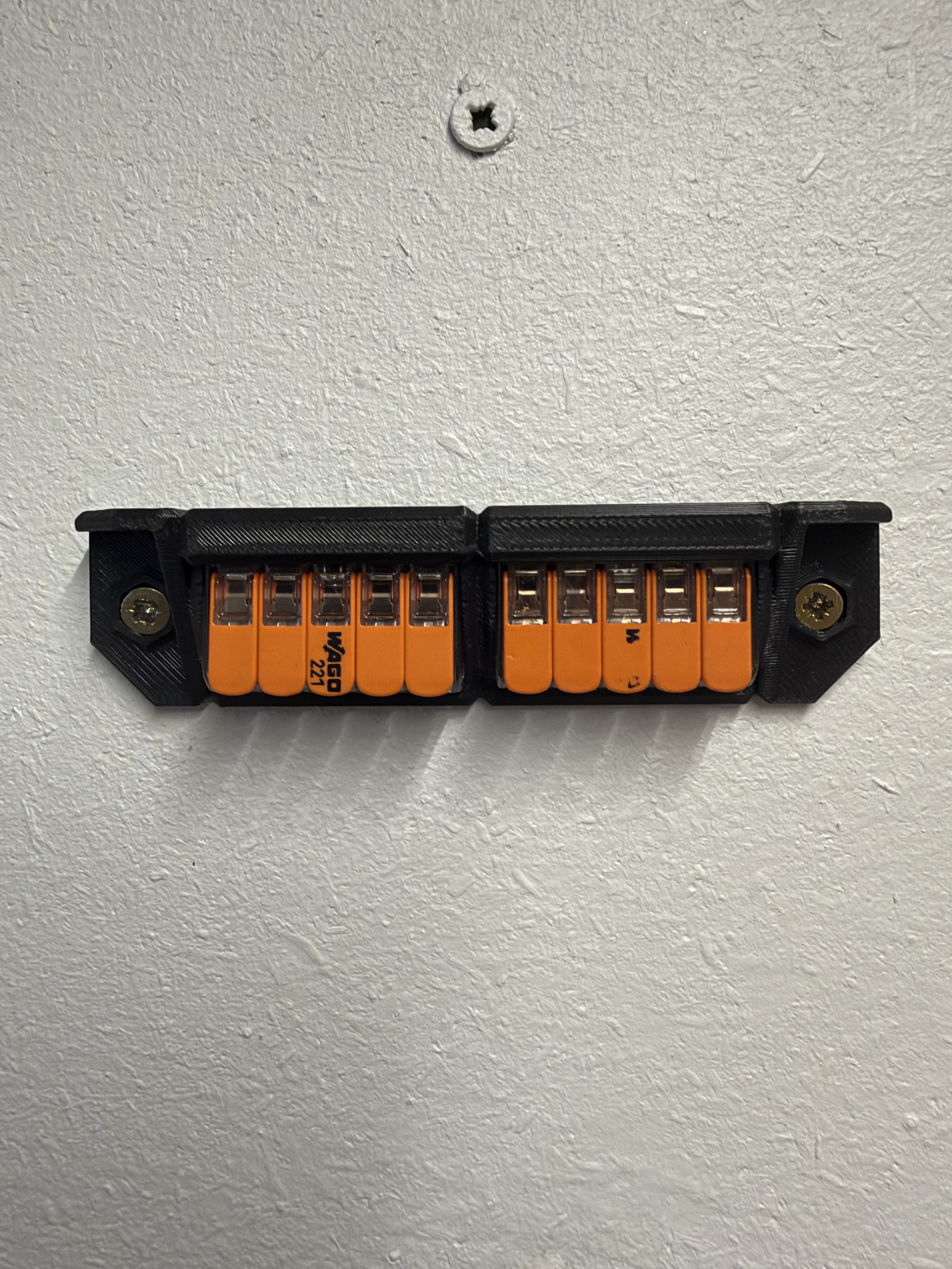 Wago 221 Connector Screw-Mount Holder 2 Wago 221 Connector Screw-Mount Holder – product view