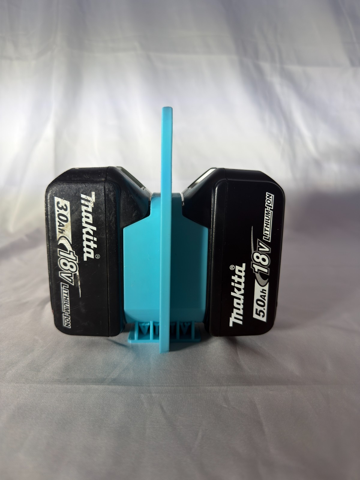 Makita 18V Battery Carrier Holds 2-6 Batteries | Battery Organiser 3 Makita 18V Battery Carrier Holds 2-6 Batteries | Battery Organiser - Image 3